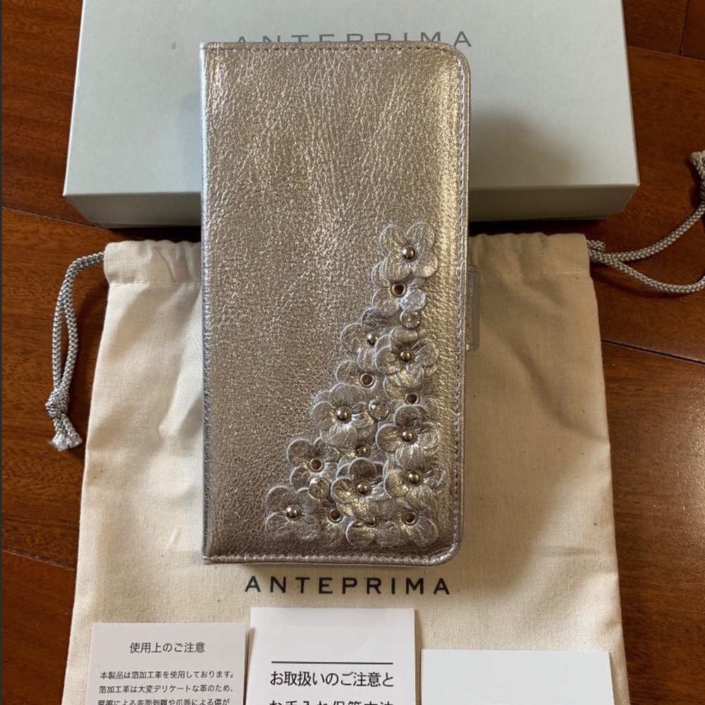 EUC Anteprima iPhone XS Max Wallet Phone Case